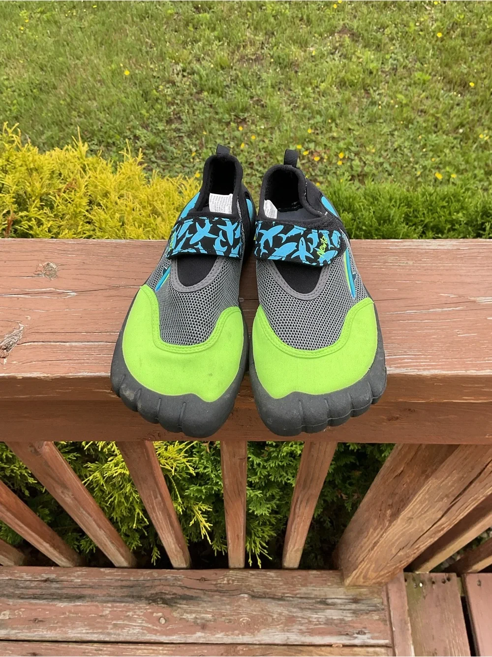 Kids Quick-Dry Water Shoes - Green & Gray size 2-3 big kids